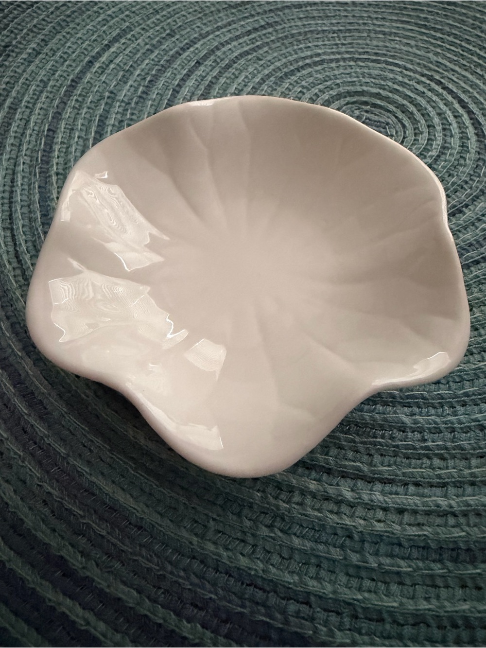 White Ceramic Shell Bowl - Unbranded Decorative Home Art